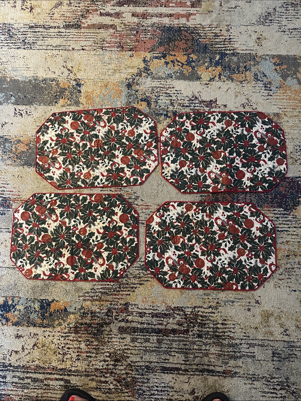 Set of vintage 4 Floral Holiday Placemats in Red, Green, Cream